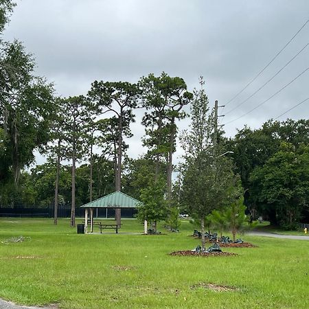 Pool Home Sleeps 6 With Large Fenced Yard Jacksonville Buitenkant foto